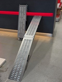 Auffahrschiene 180 cm lang, 22 cm breit und klappbar, Tragkraft 100 kg