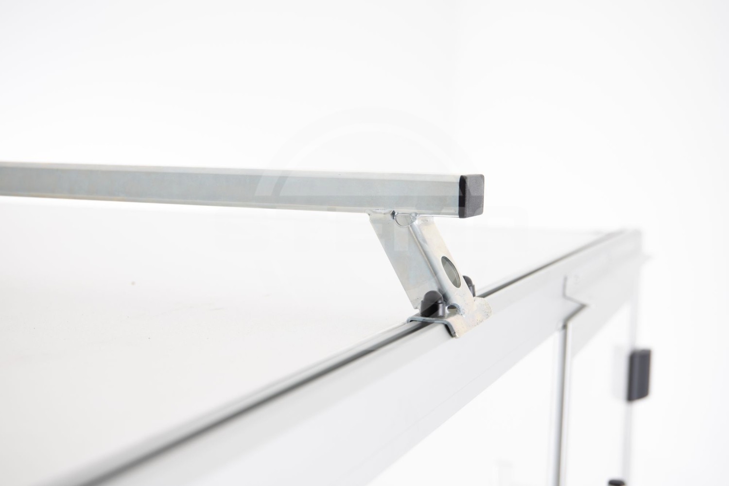 Grundträger für Kofferbreite 132 cm ab Februar 2024 (1 Paar)