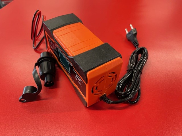 Batterie-Ladegerät für Kipper von Humbaur, Böckmann,Stema,Unsinn, Eduard und andere Anhänger